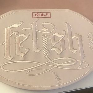Kat Von D Fetish highlighter .